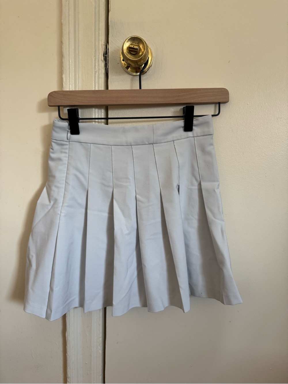 Aritzia Sunday Best Olive Micro Pleated White Women's Skirt